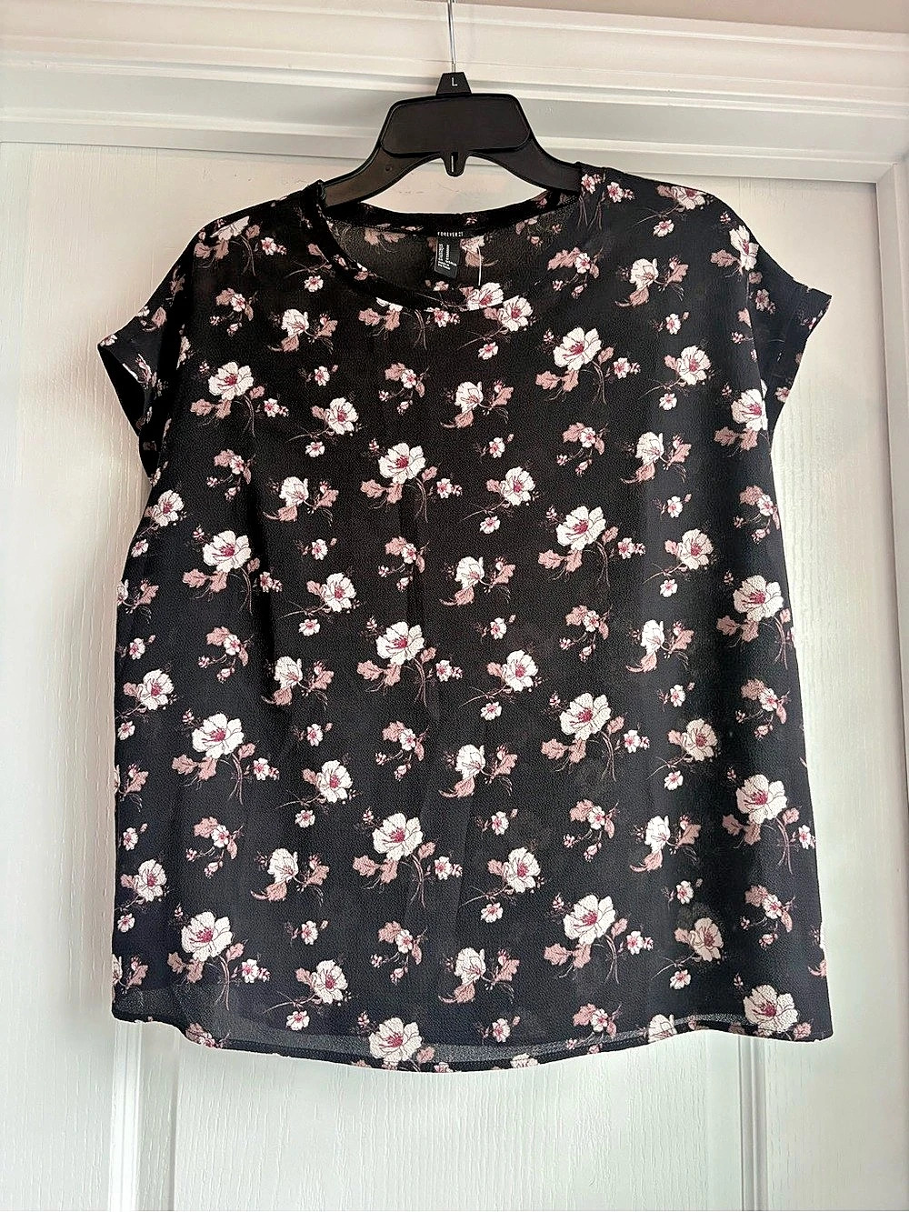 Forever 21 Woven Shirt Floral Blouse Black & Pink Size Medium
